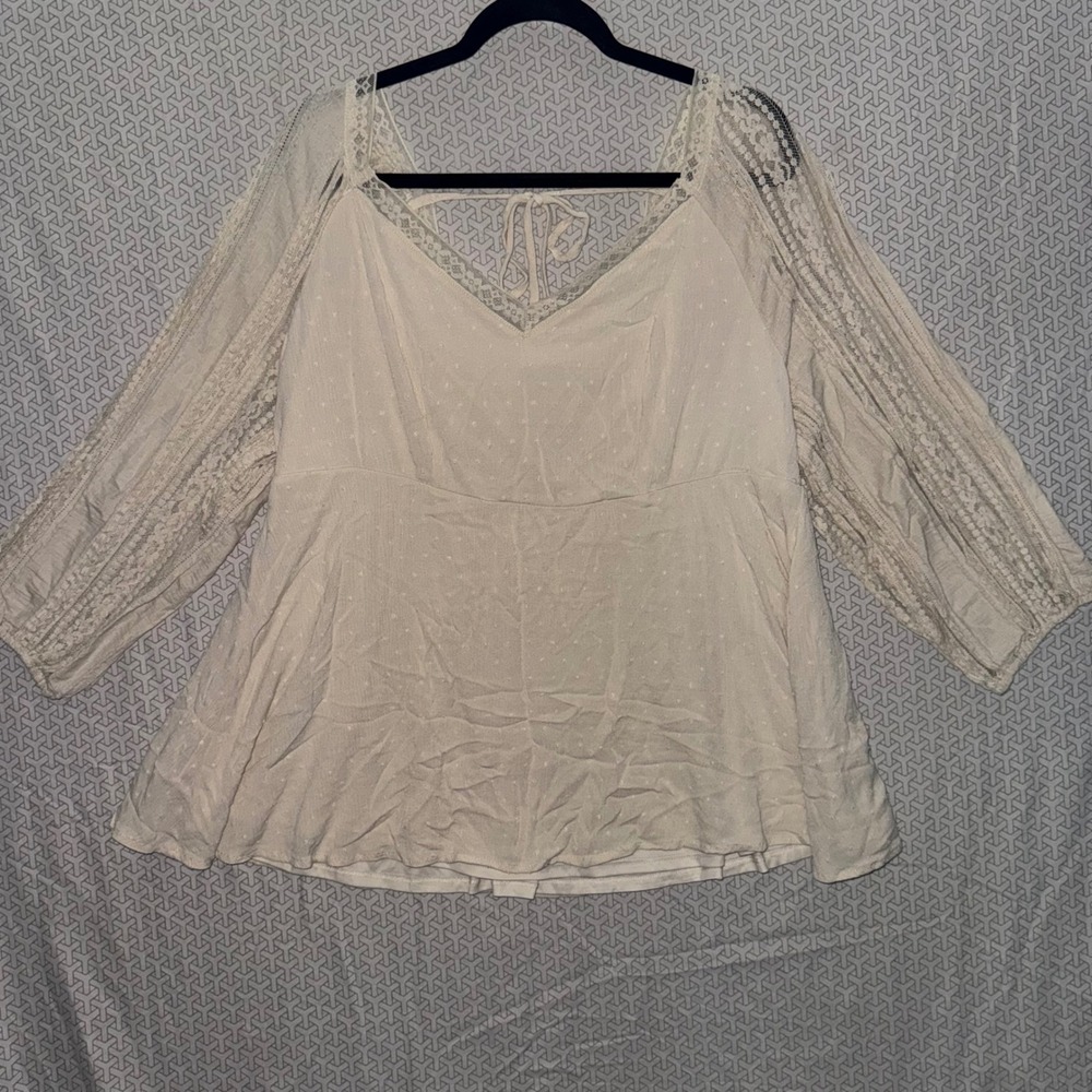 Torrid Womens Lace Trim Peasant Blouse Cream Dot Textured‎ Long Sleeve Size 2